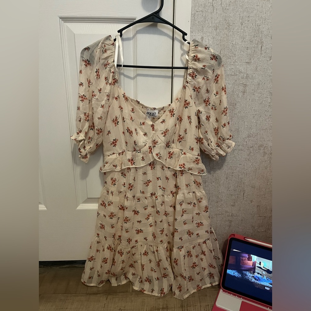 Floral Cap Sleeve Dress